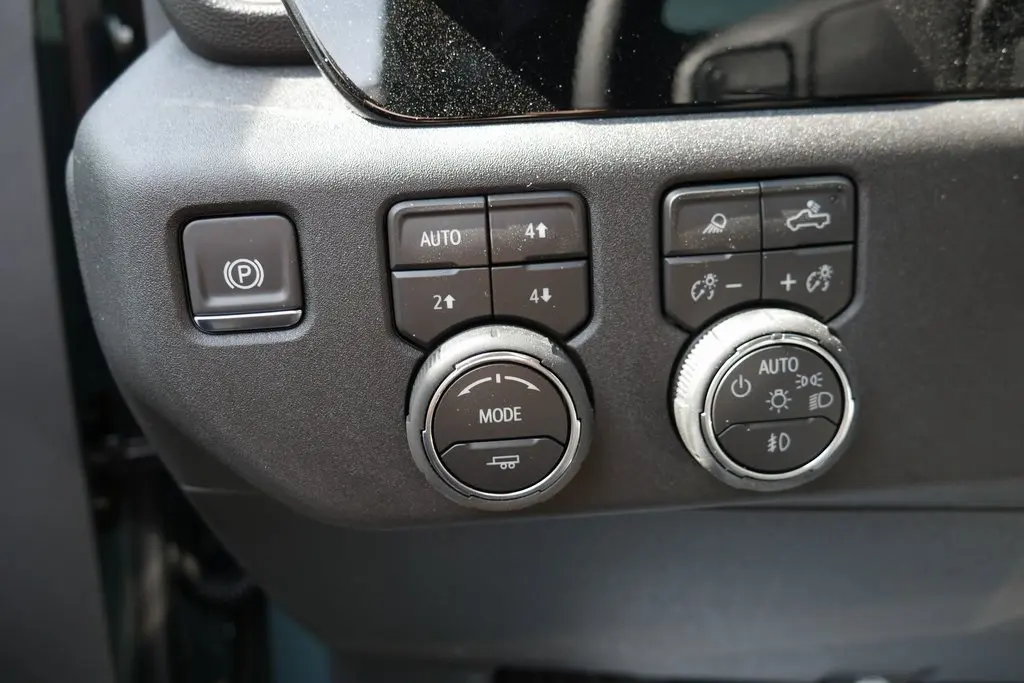 2026 Chevrolet Silverado LTZ photo 11
