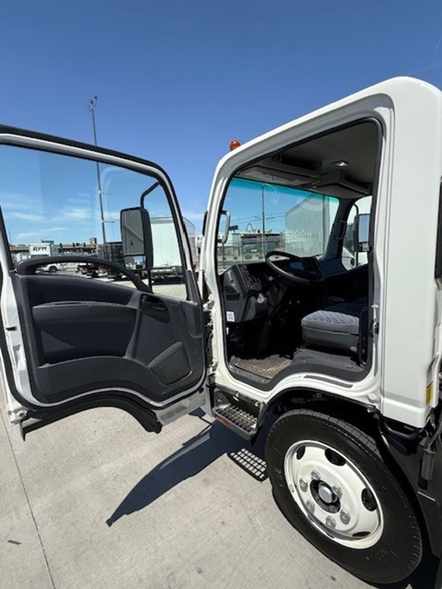 2024 Isuzu NRR in Flagstaff, AZ — photo 6