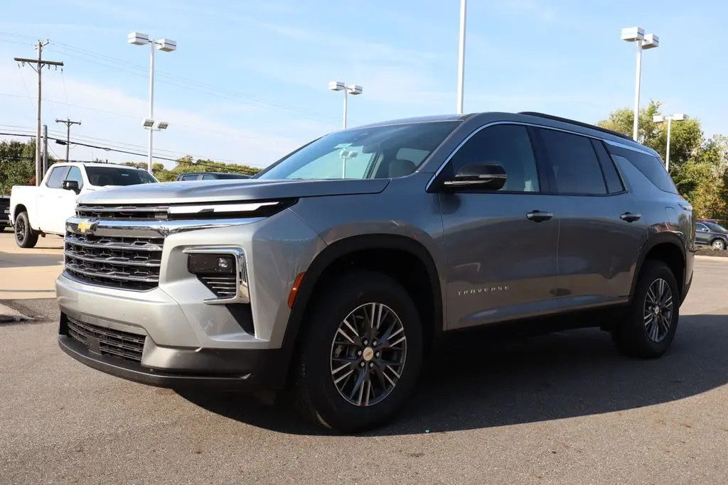 2026 Chevrolet Traverse 1LT photo 6