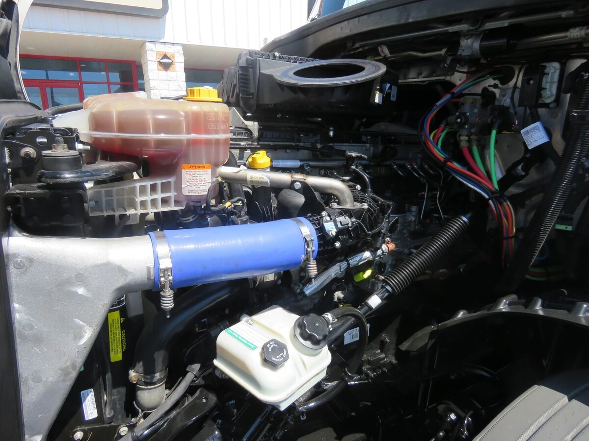 2023 Freightliner Cascadia - image 11