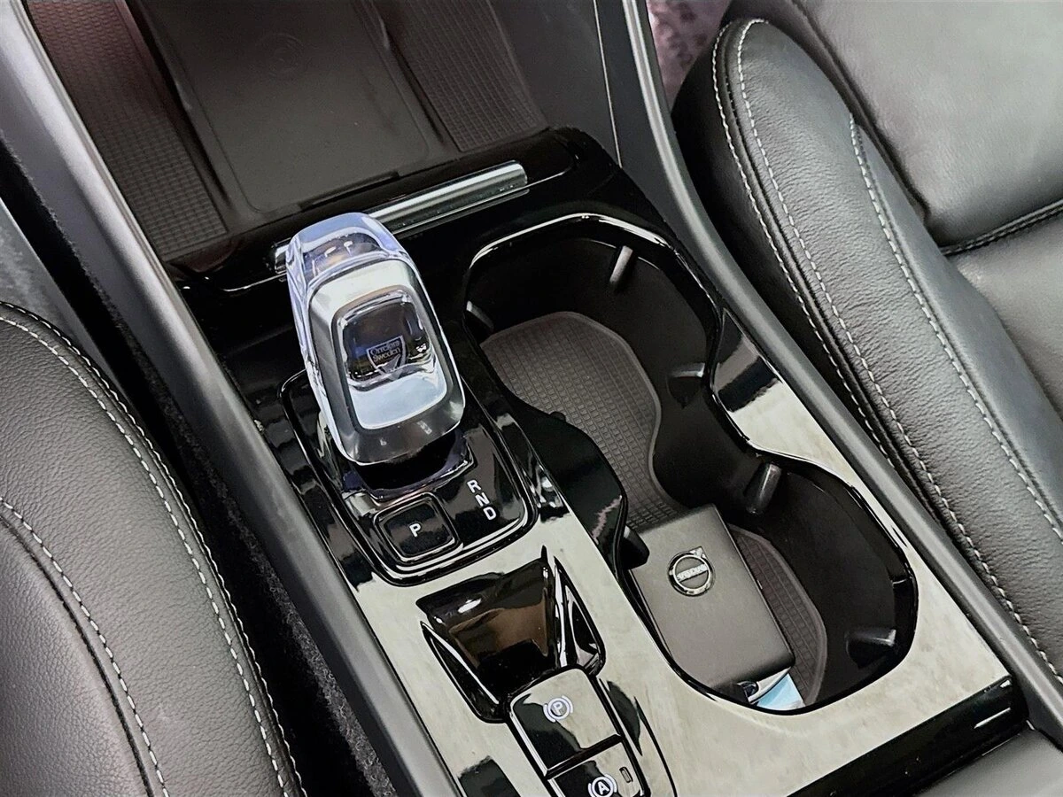 2023 Volvo - image 19