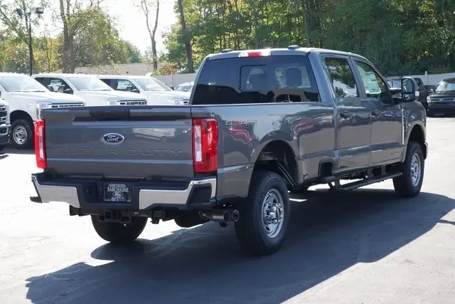 2026 Ford F-350 photo 9