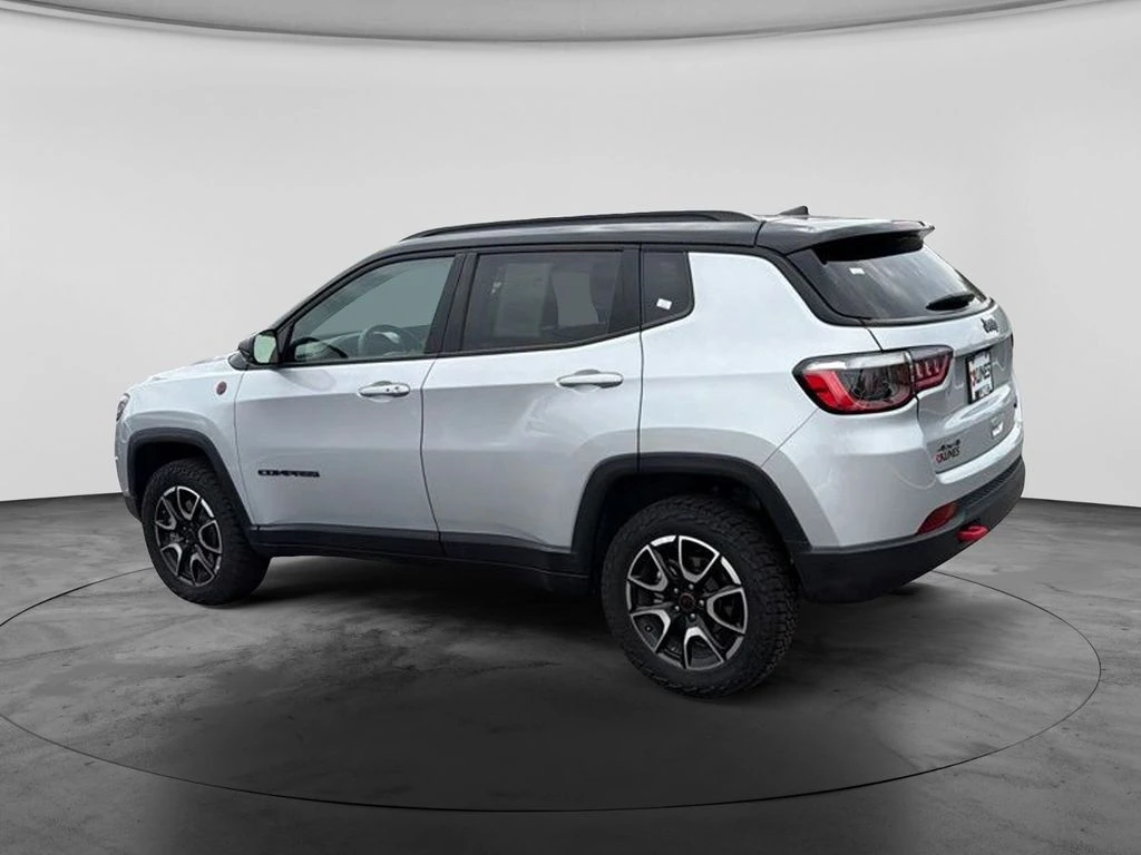 2025 Jeep Compass Trailhawk - Photo 7