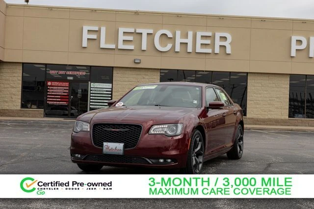 2023 Chrysler 300 S's photo