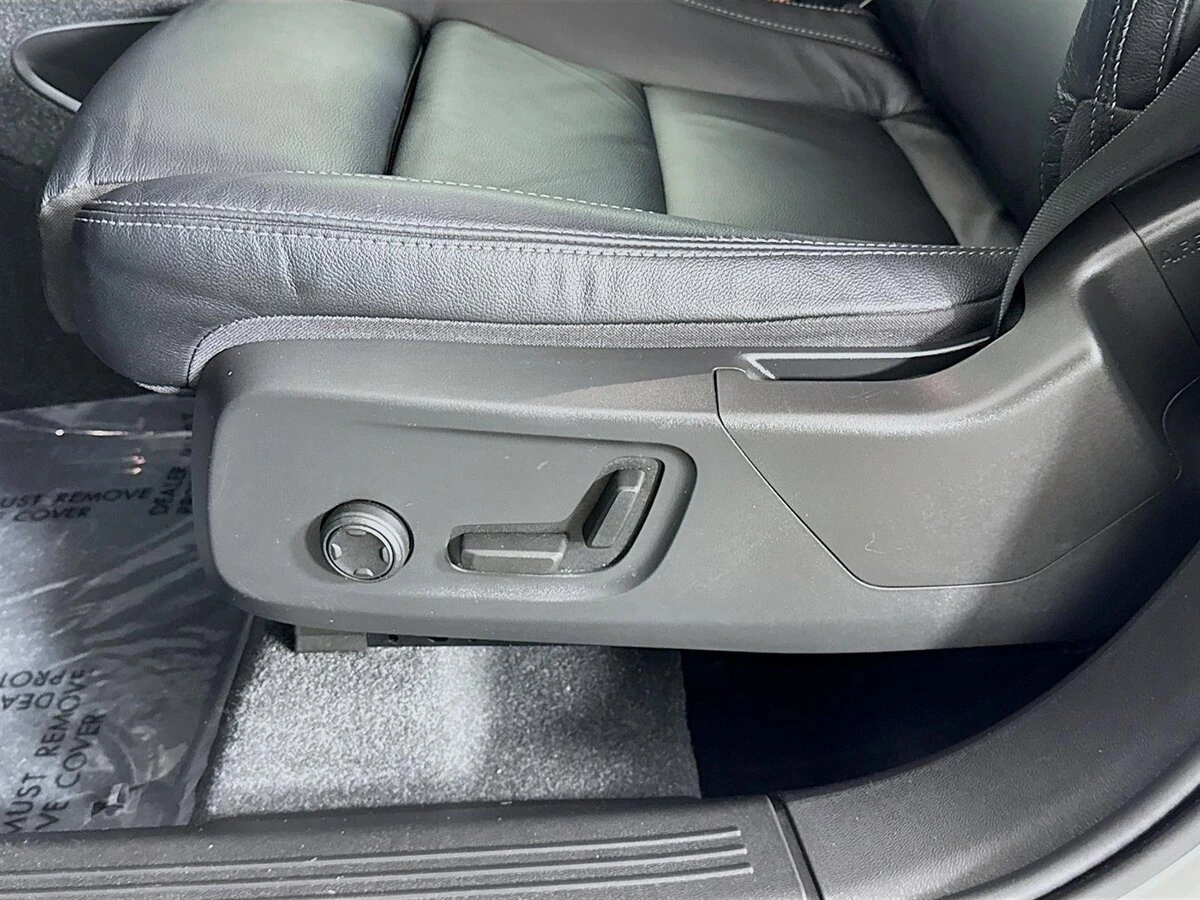 2023 Volvo - image 21