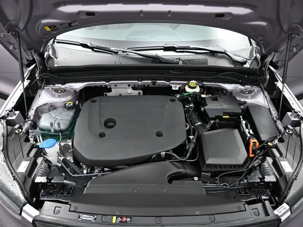 2026 Volvo - image 28