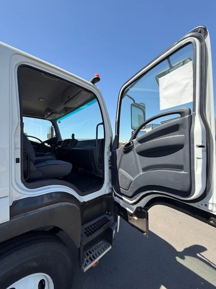 2025 Isuzu FTR — photo 6