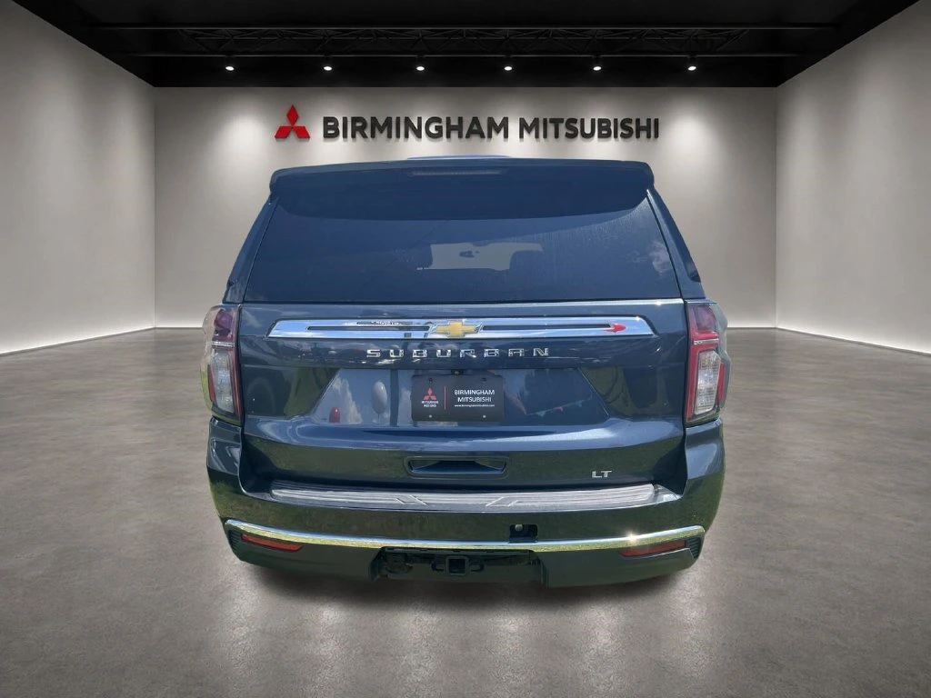2021 Chevrolet Suburban LT - Photo 6