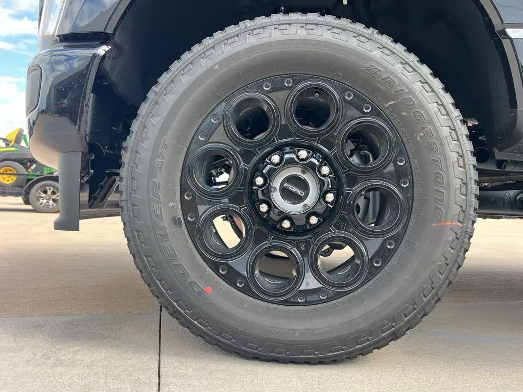 2026 Ford F-250 photo 9