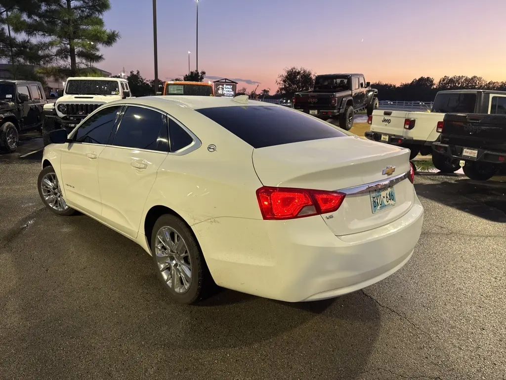 2017 Chevrolet Impala photo 5
