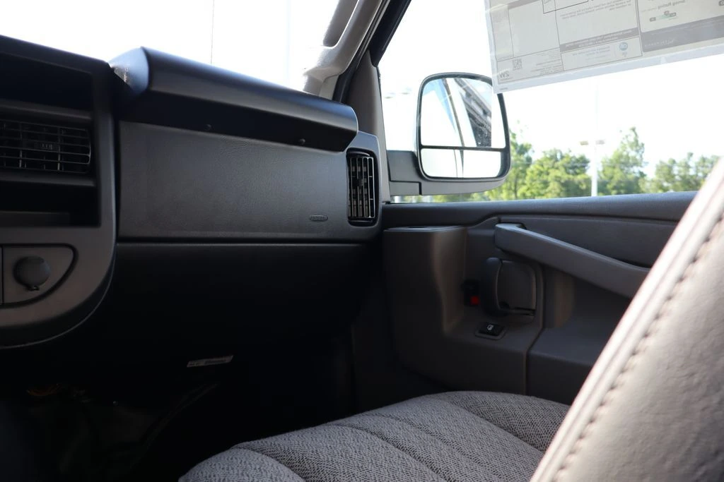 2025 Chevrolet Express Cargo Work Van - Photo 43