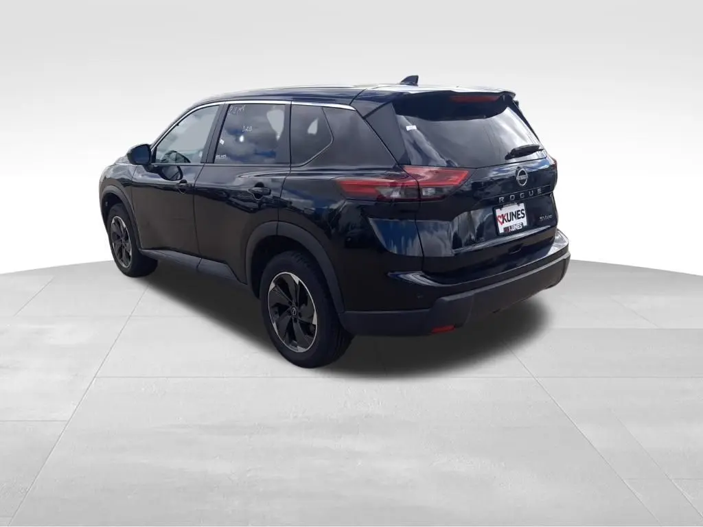 2024 Nissan Rogue SV photo 5