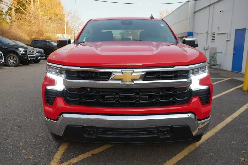 2026 Chevrolet Silverado 1500 LT photo 3