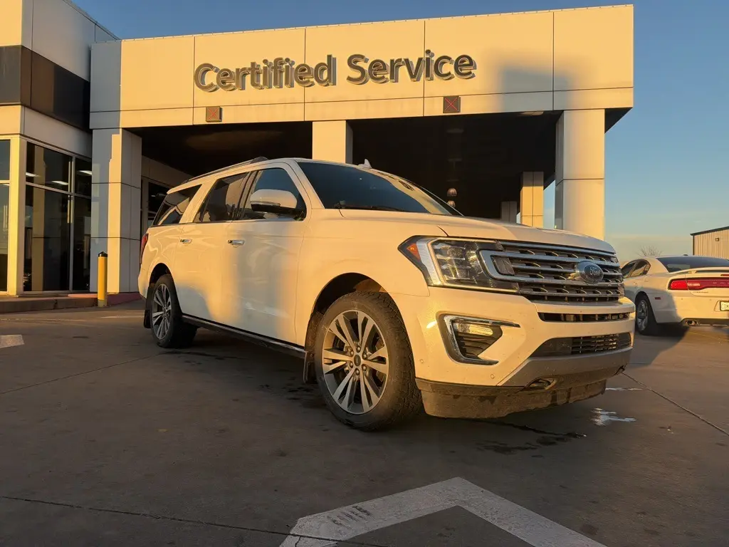 2021 Ford Expedition Limited's photo
