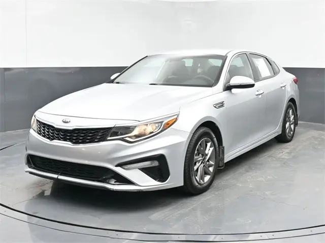 2019 Kia Optima LX photo 4