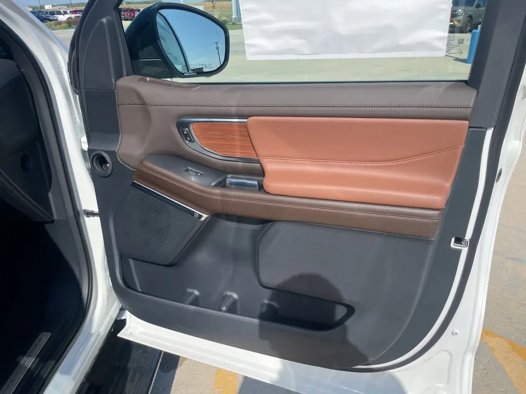 2025 Ford Expedition King Ranch photo 25