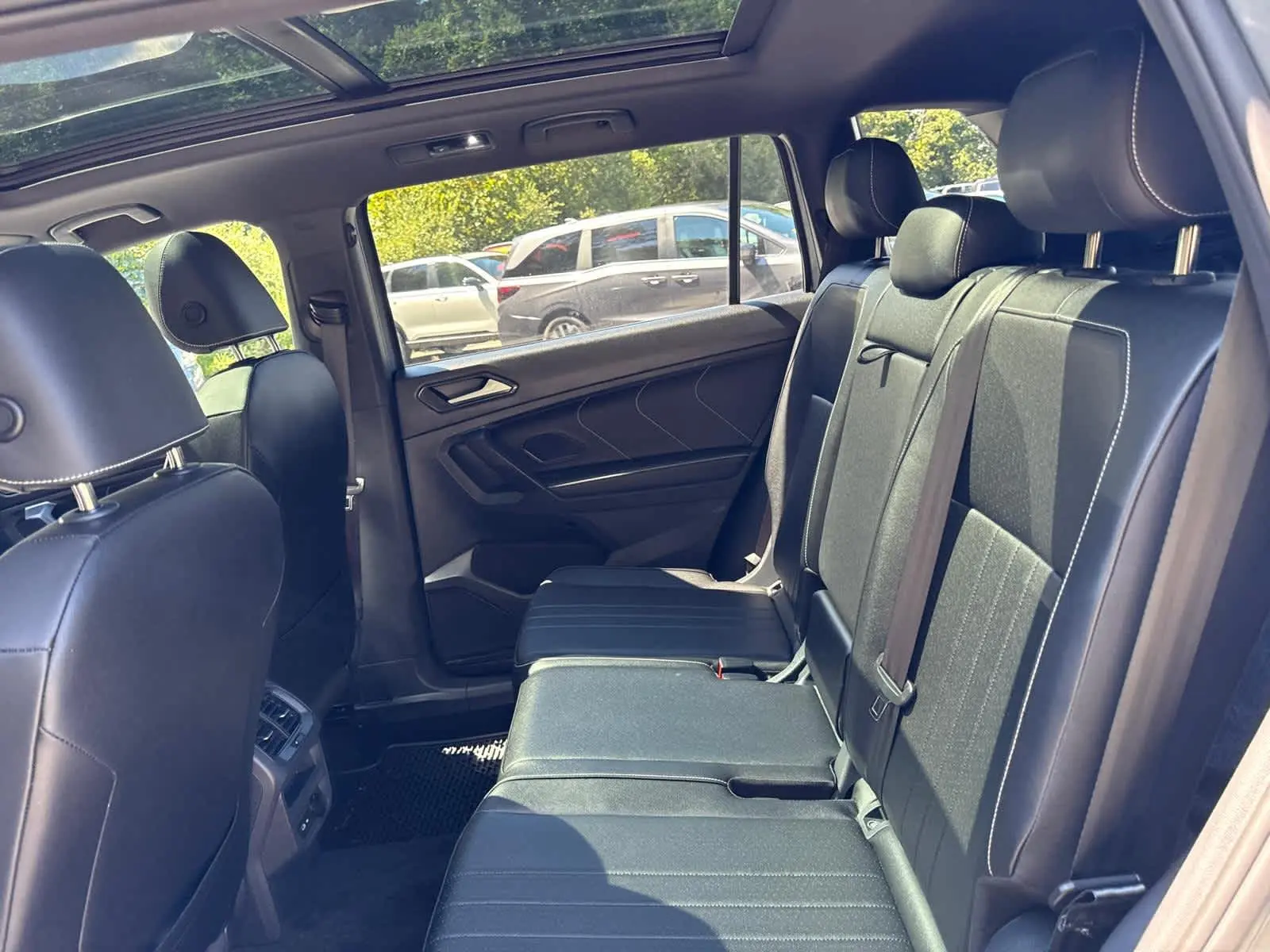 2023 Volkswagen Tiguan SE R-Line Black photo 30