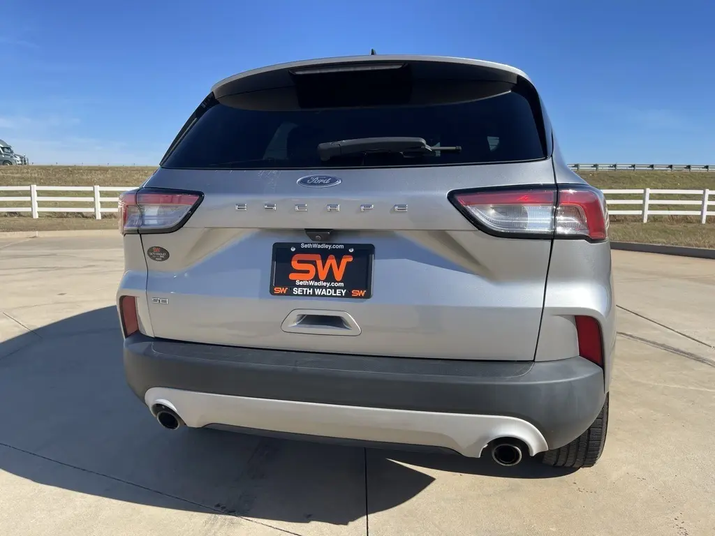 Used 2022 Ford Escape SE with VIN 1FMCU0G63NUB44424 for sale in Perry, OK