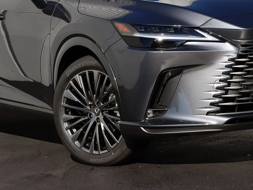 2025 Lexus RX photo 3