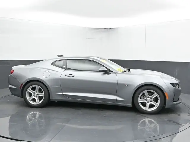 2023 Chevrolet Camaro 1LT photo 9
