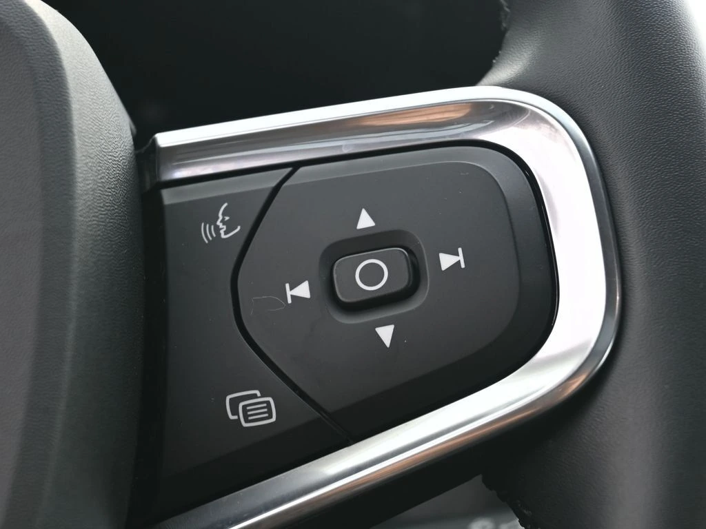 2024 Volvo - image 23