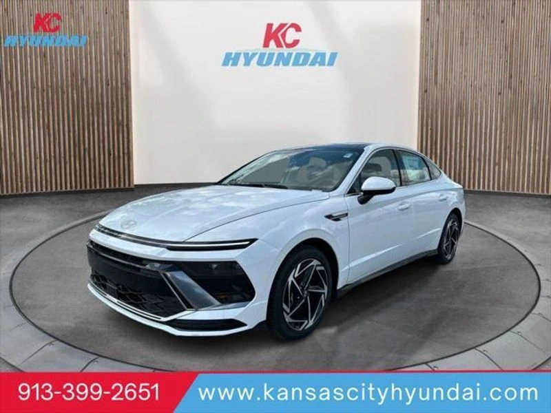 2025 Hyundai Sonata SEL's photo
