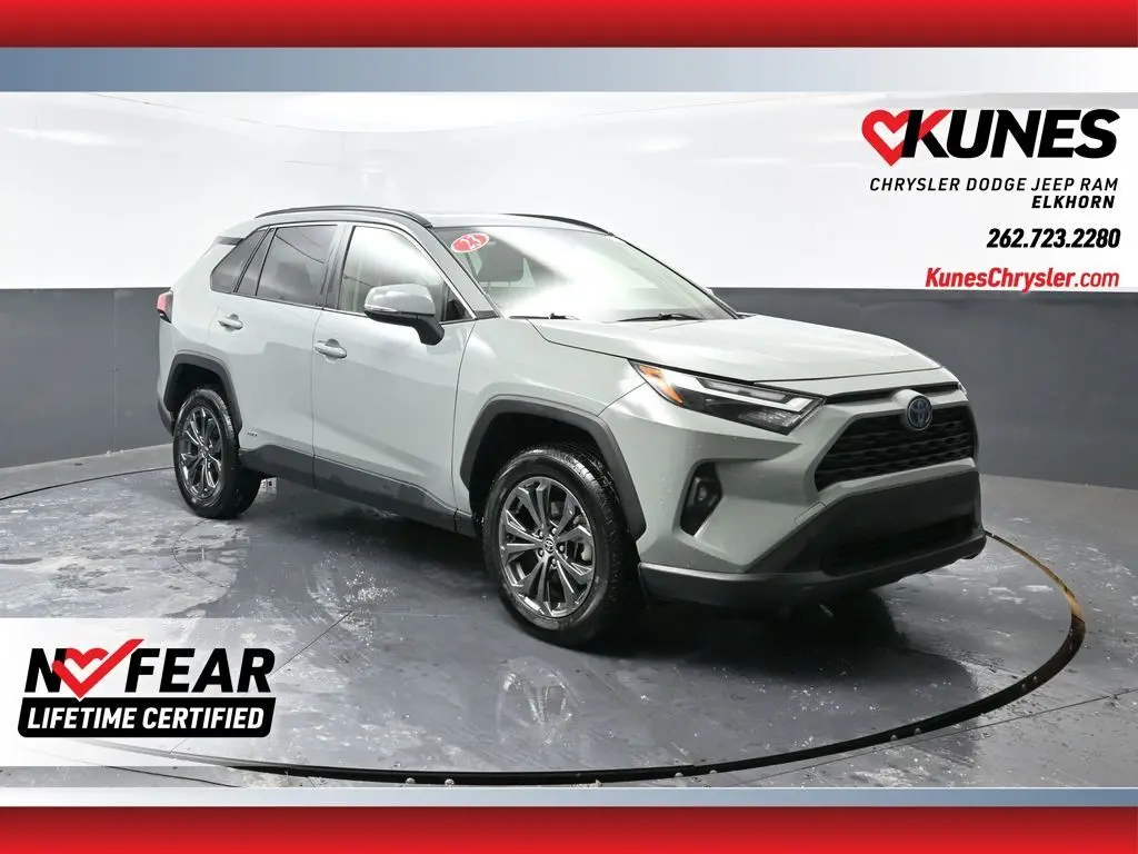 2023 Toyota RAV4 XLE Premium's photo