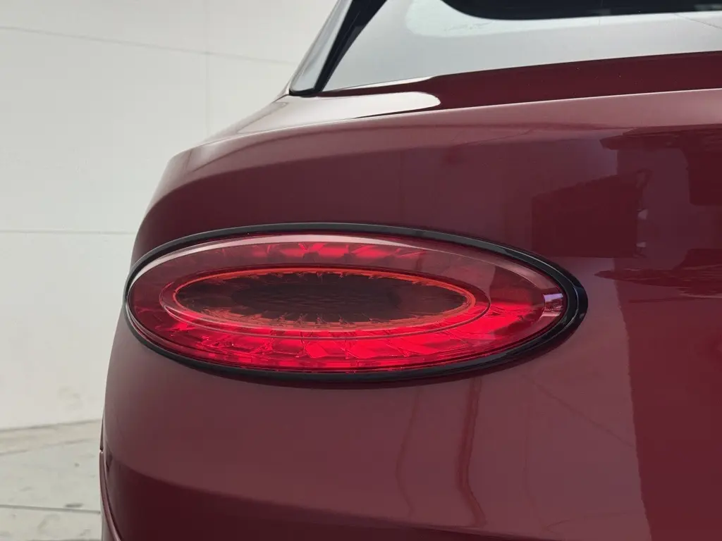 2025 Bentley Bentayga Azure photo 32
