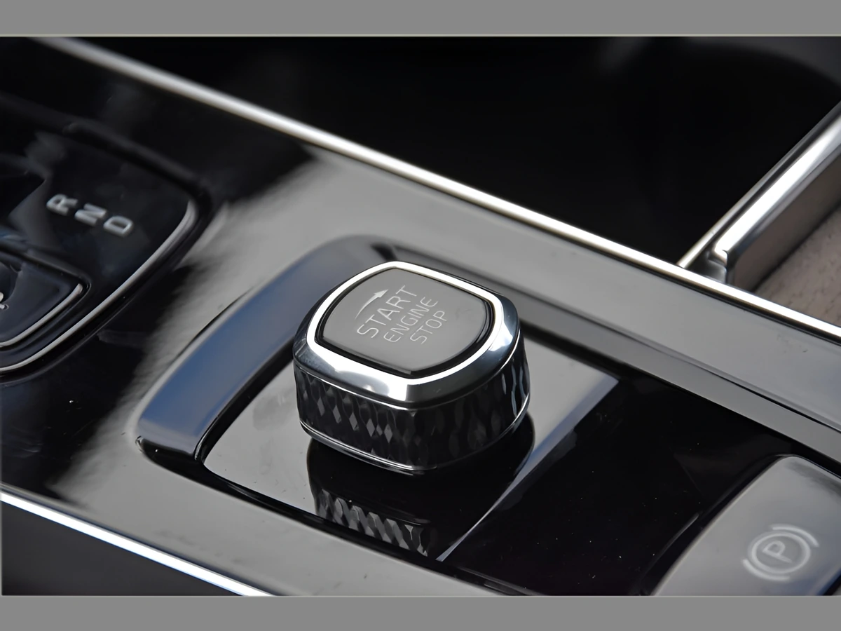 2026 Volvo XC90 Plus - Photo 34