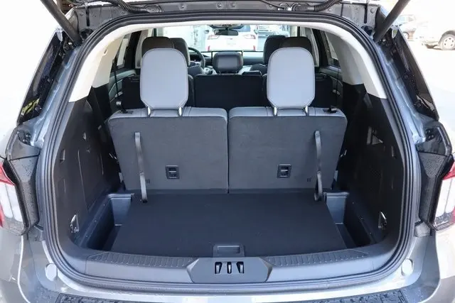 2025 Ford Explorer photo 20