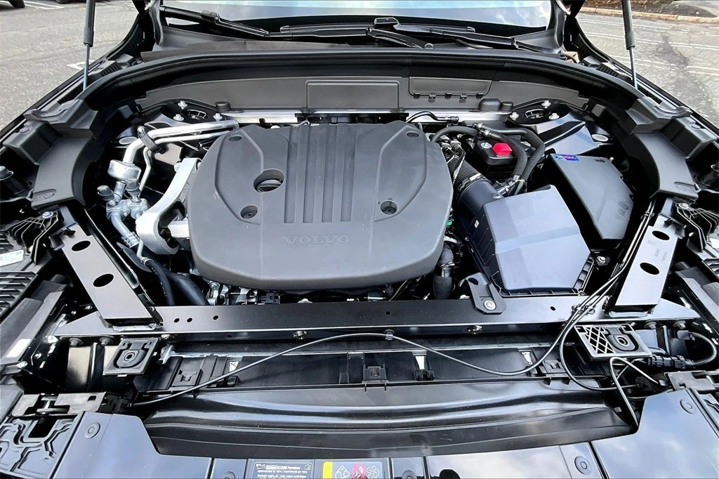 2026 Volvo - image 11