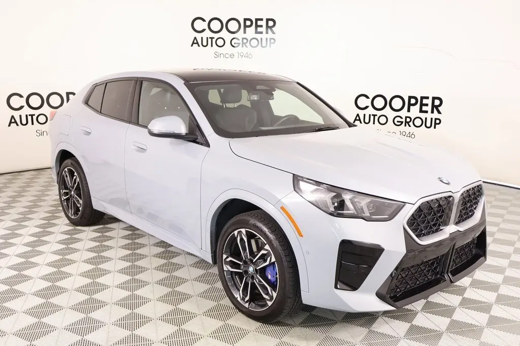 2025 BMW X2 28i's photo