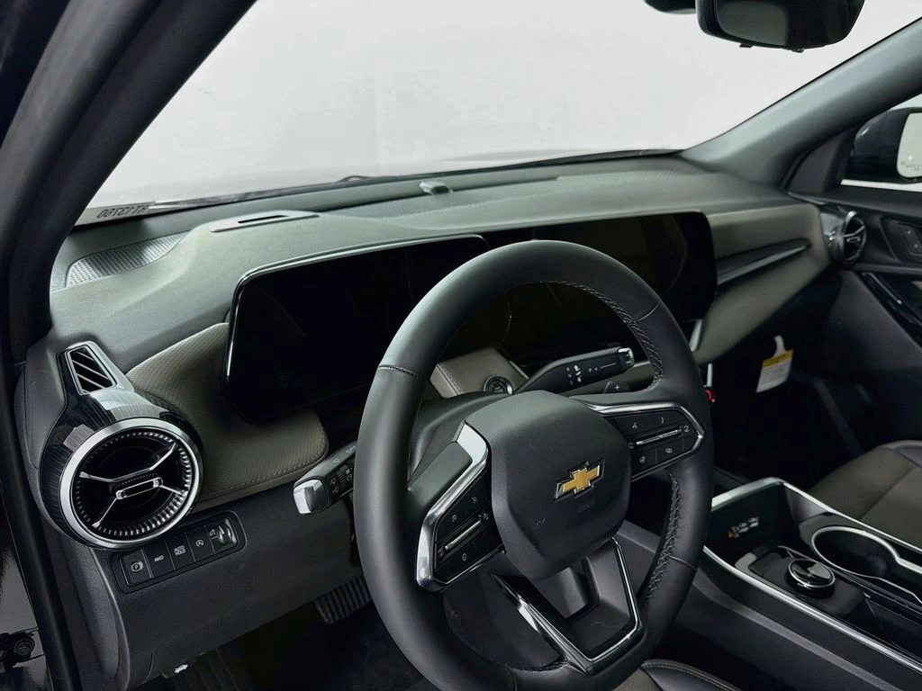 2027 Chevrolet Equinox LT - Photo 9