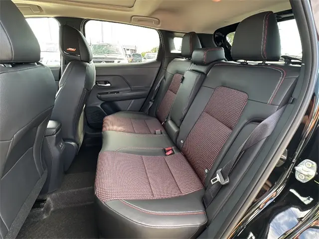 2026 Nissan Kicks SR photo 12