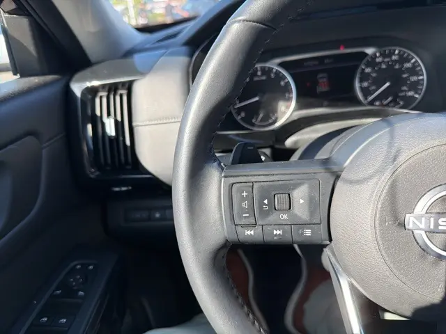 2024 Nissan Pathfinder SV photo 13