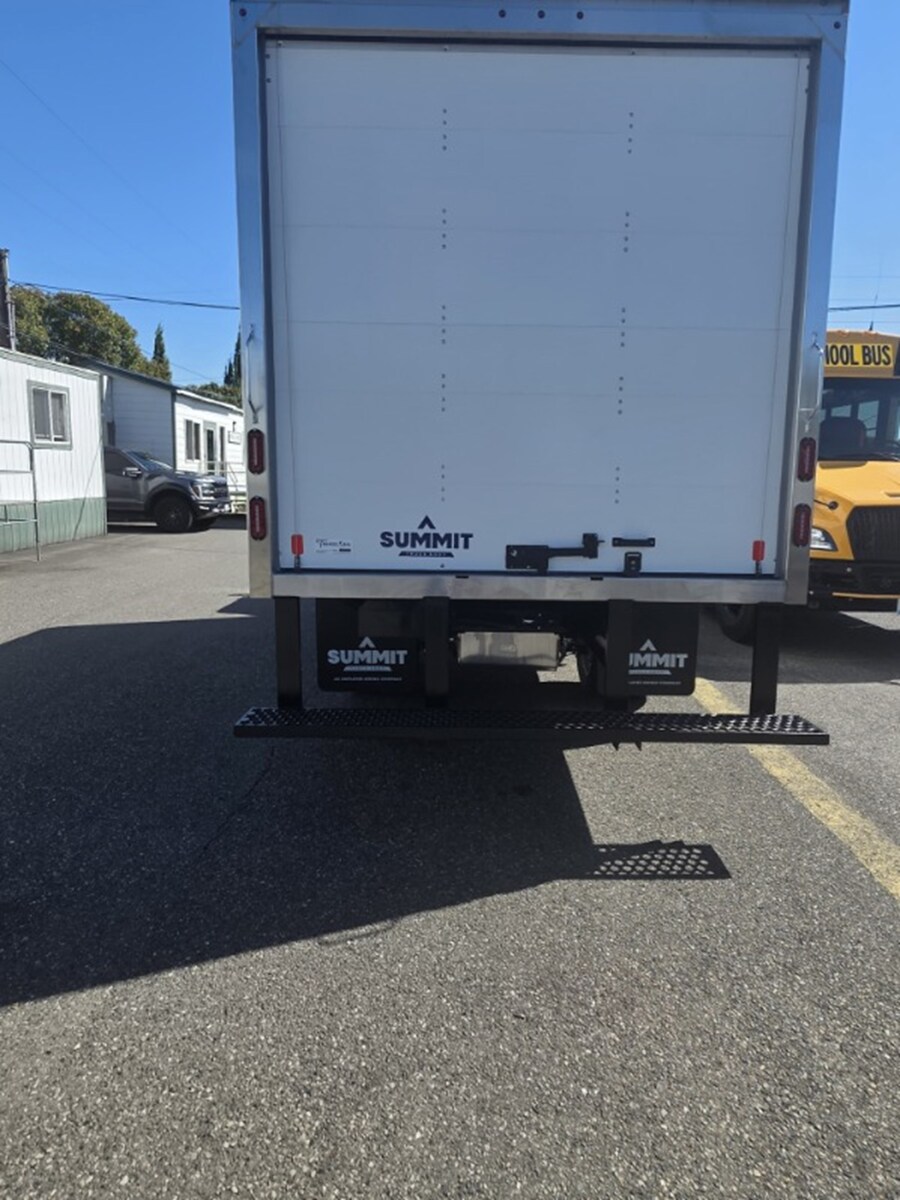 2026 Isuzu NRR in Tacoma, WA — photo 5