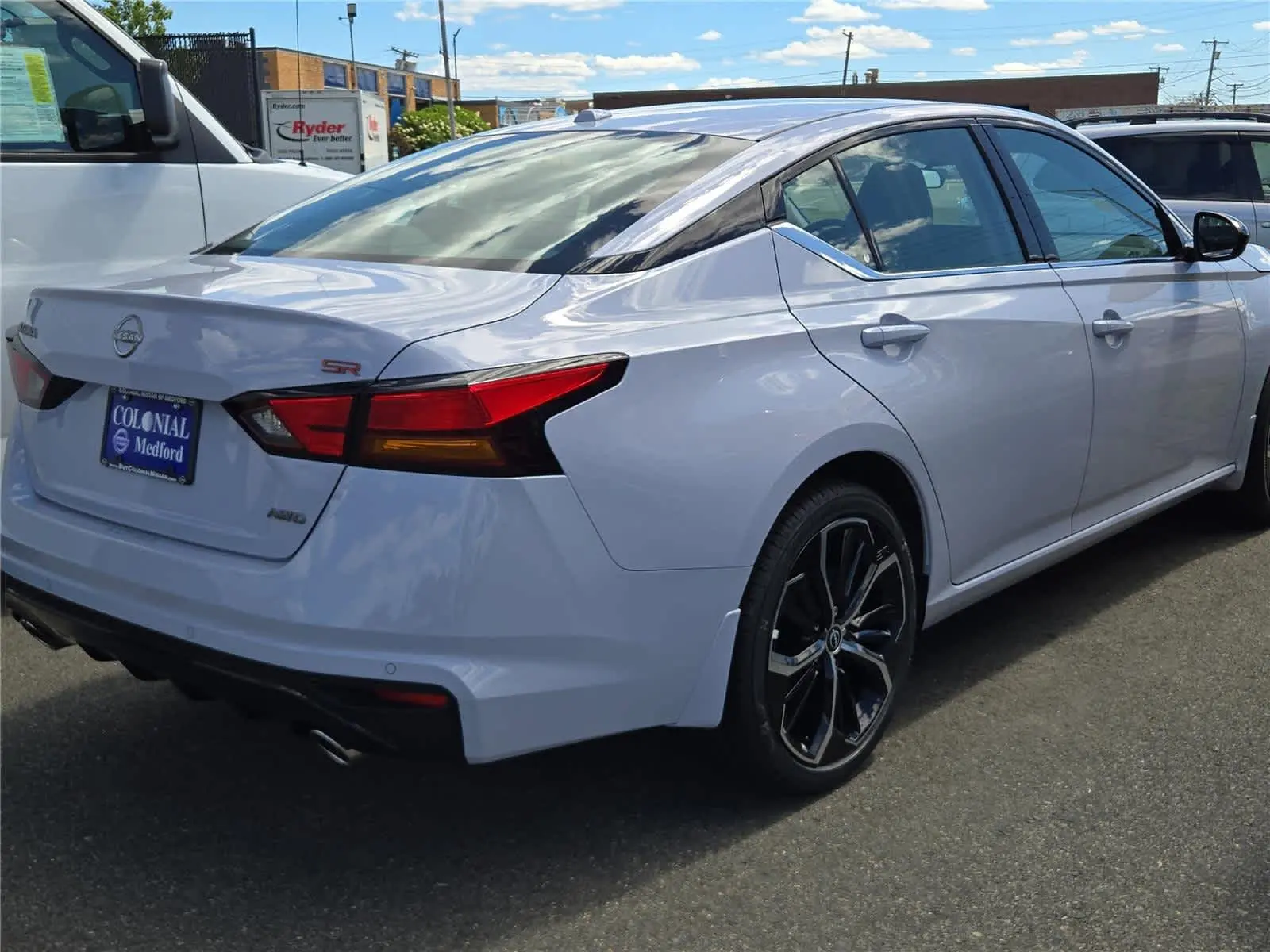 2025 Nissan Altima SR photo 7