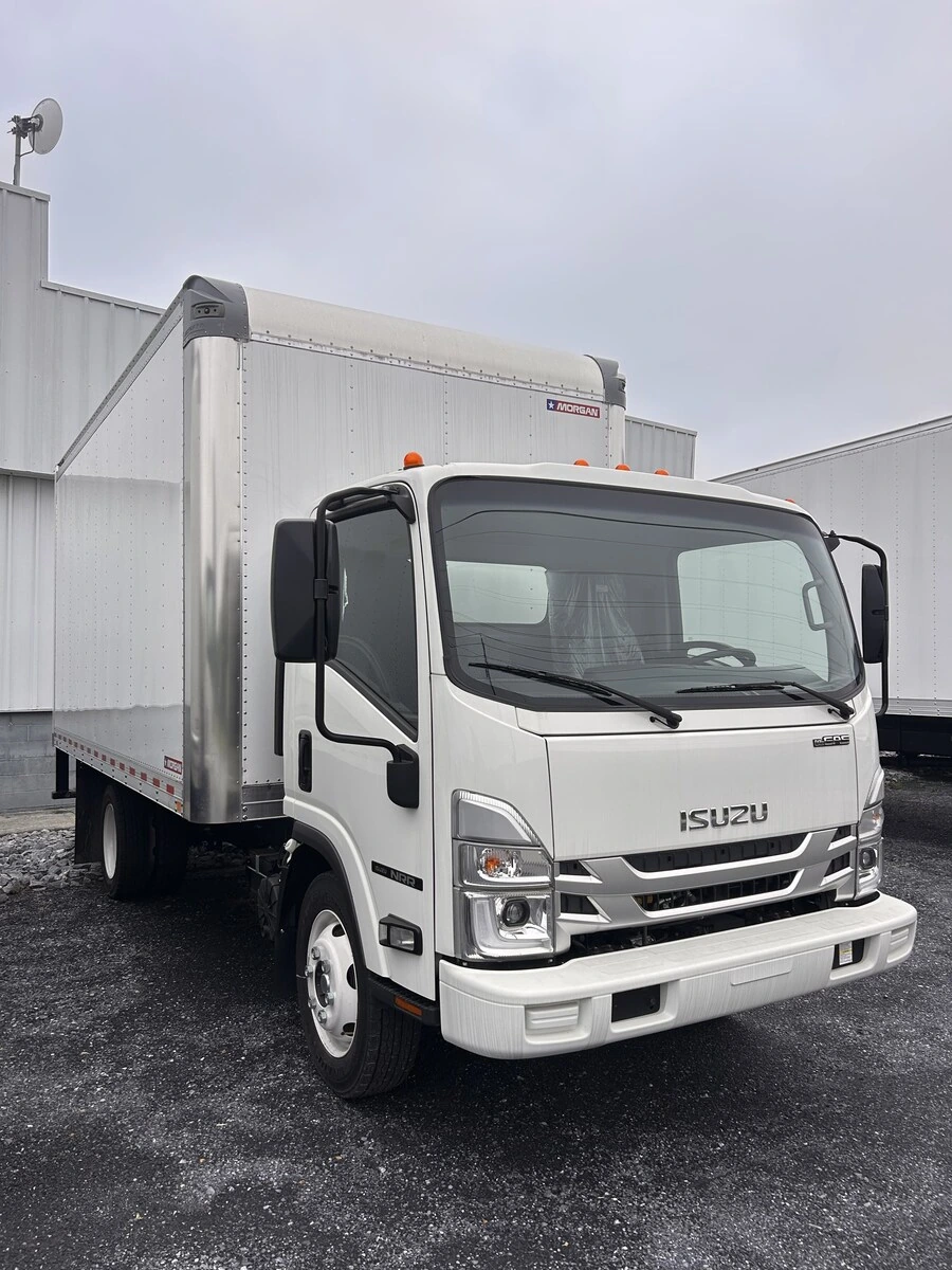 2025 Isuzu NRR in Harrisburg, PA — photo 4