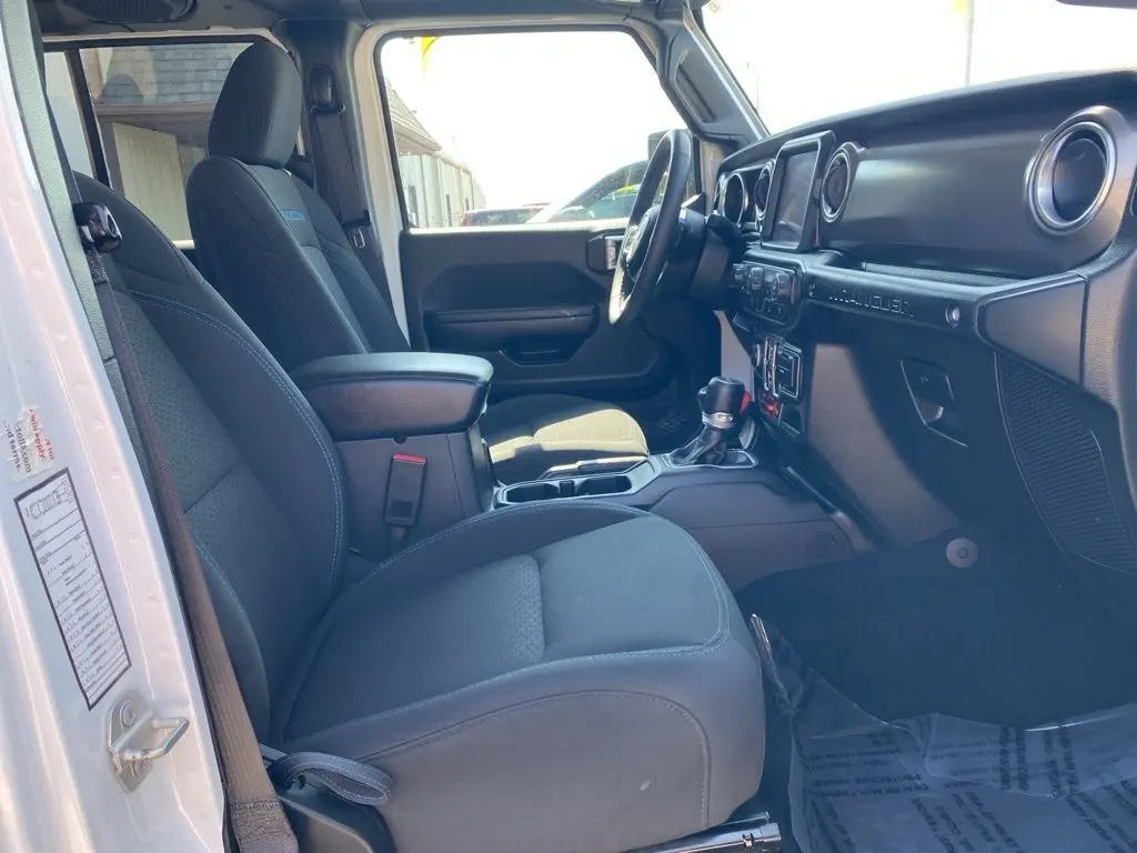 2023 Jeep Wrangler Rubicon 4xe photo 18