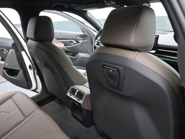 2026 BMW 5 Series 530i - Photo 27