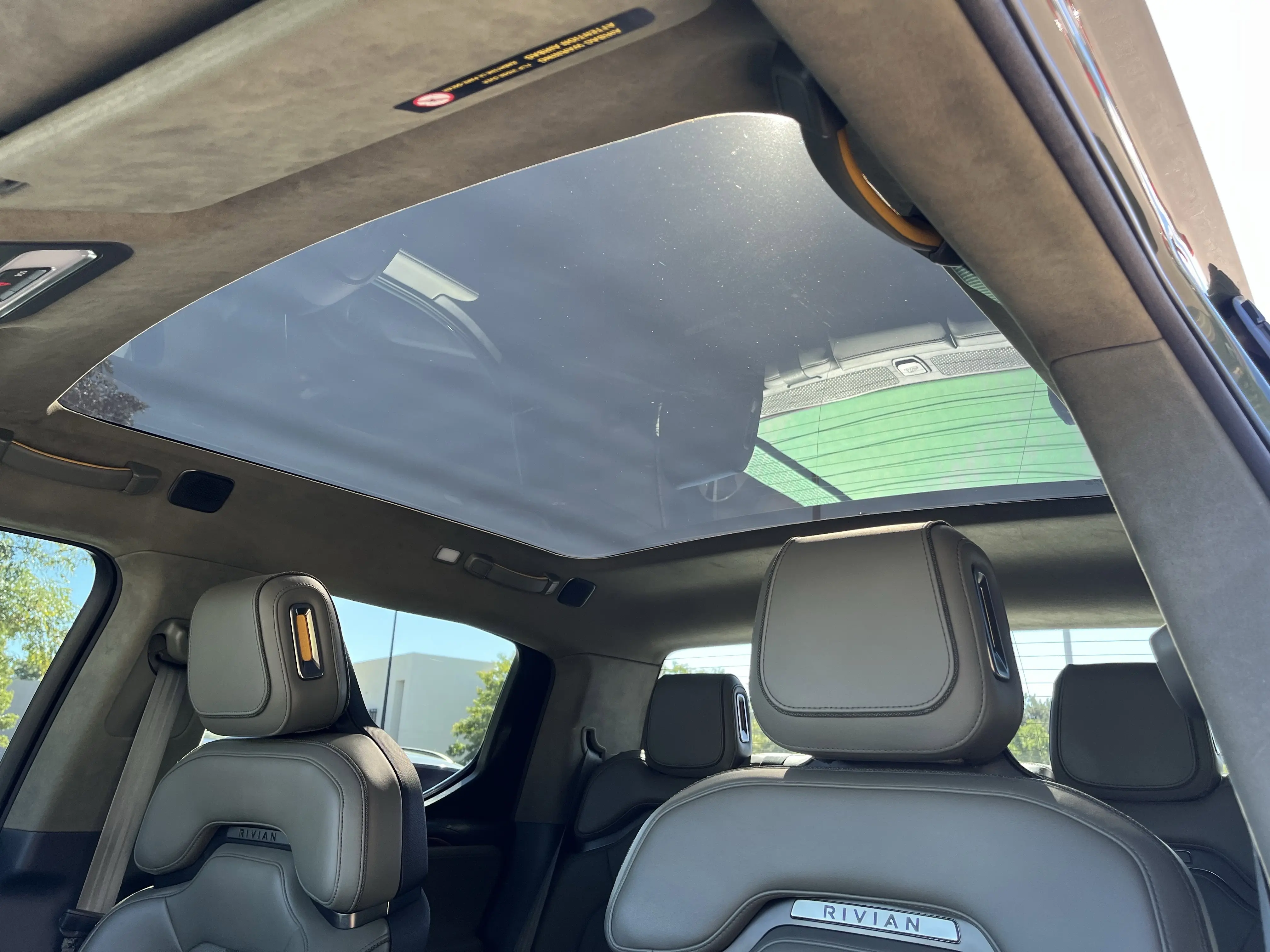 2022 Rivian R1T Adventure photo 15
