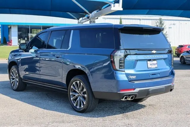 2026 Chevrolet Suburban High Country photo 3