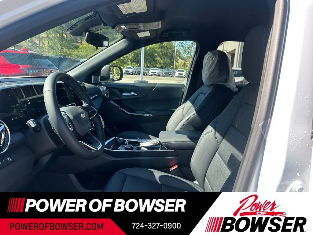 2026 Chevrolet Equinox LT photo 4