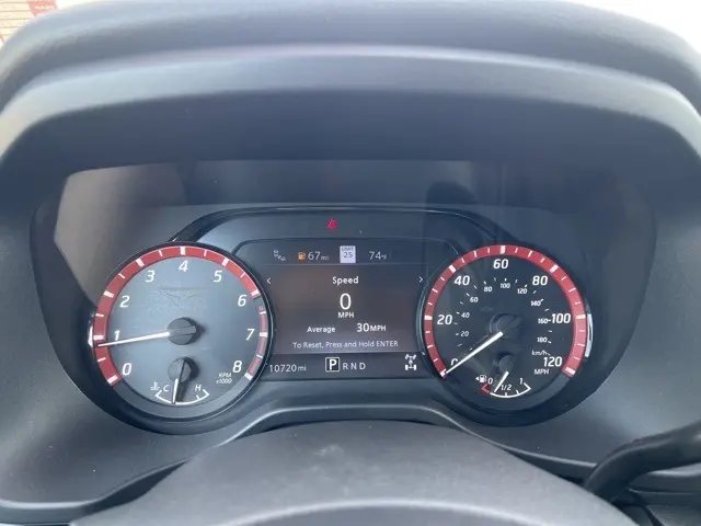 2024 Nissan Titan Crew Cab PRO-4X photo 18