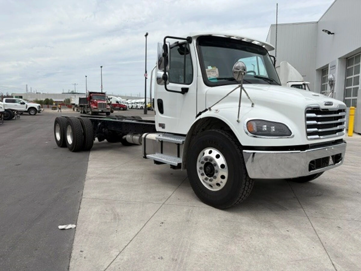 2027 Freightliner M2 106 — photo 6