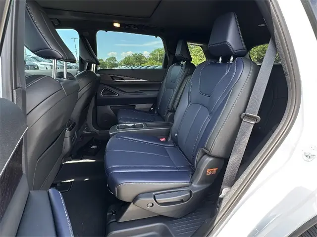 2026 Infiniti QX60 Luxe photo 13