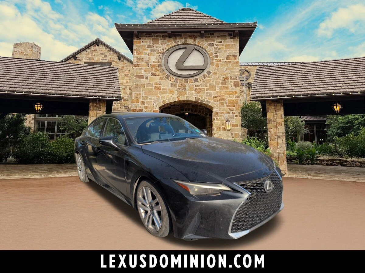 2021 Lexus IS