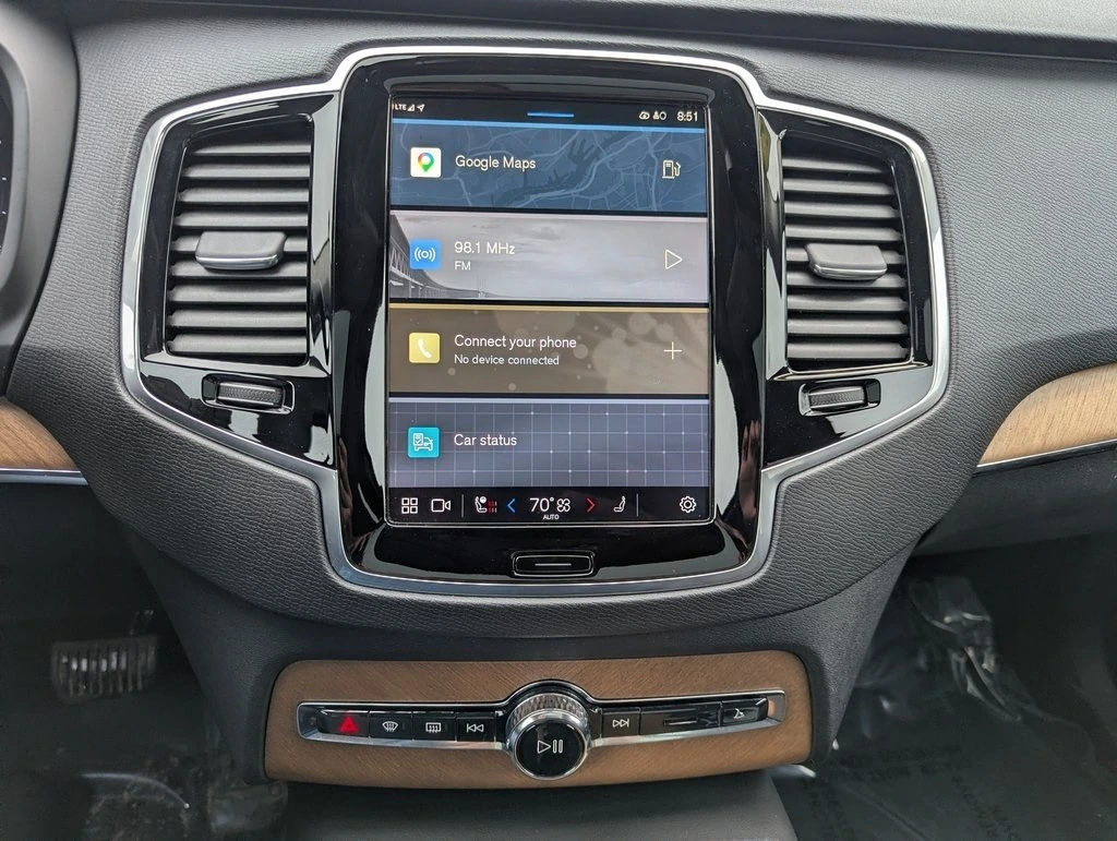 2024 Volvo - image 23