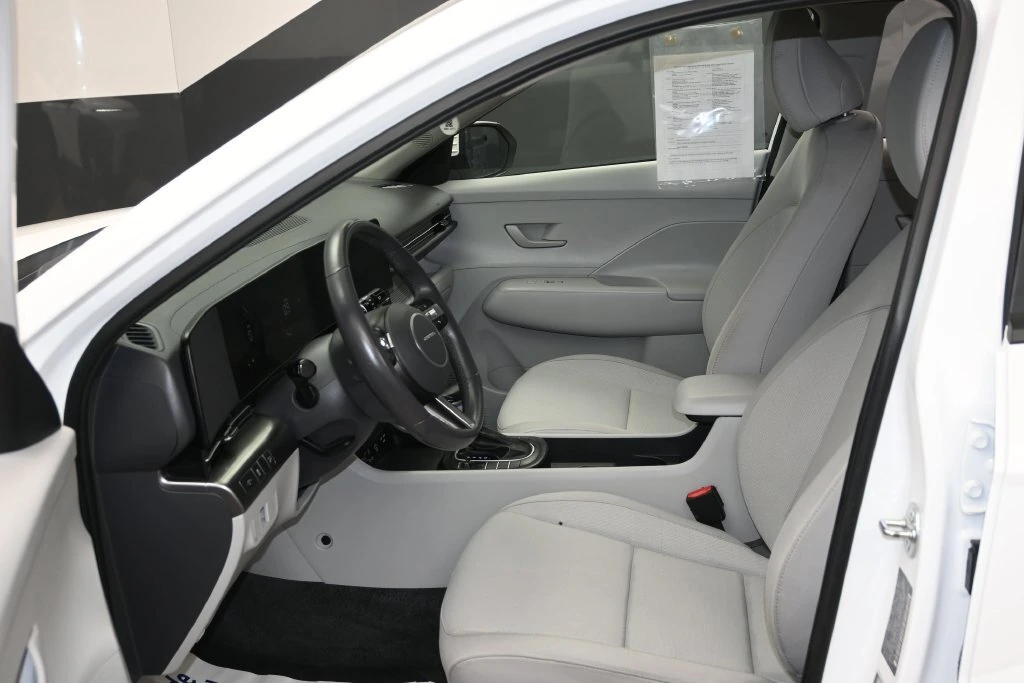 2025 Hyundai Kona SEL - Photo 10