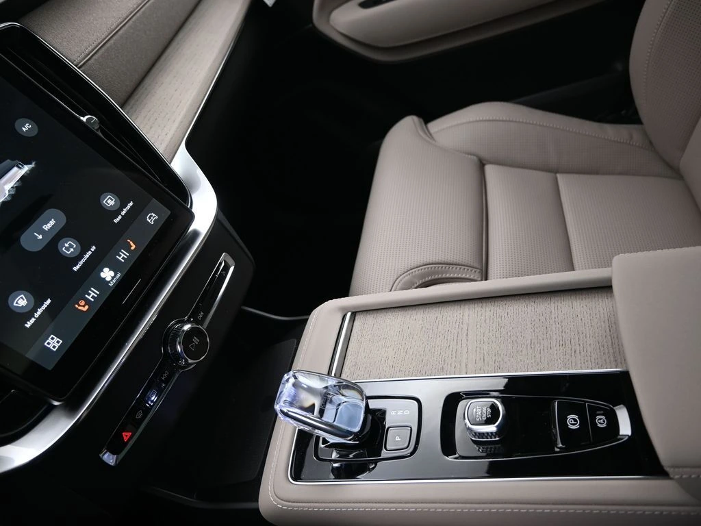 2026 Volvo - image 16